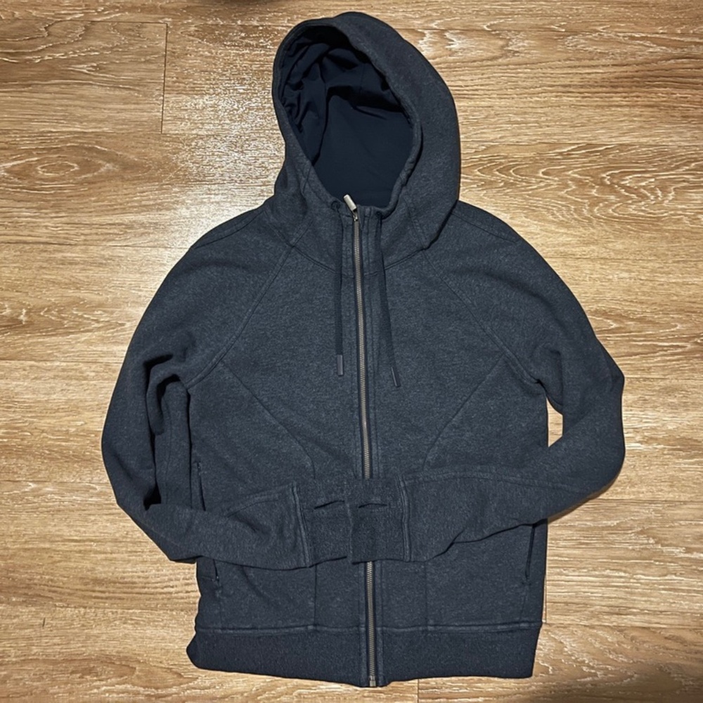 Lululemon Huddle & Hustle Hoodie in a heathered speckled jet blue color.